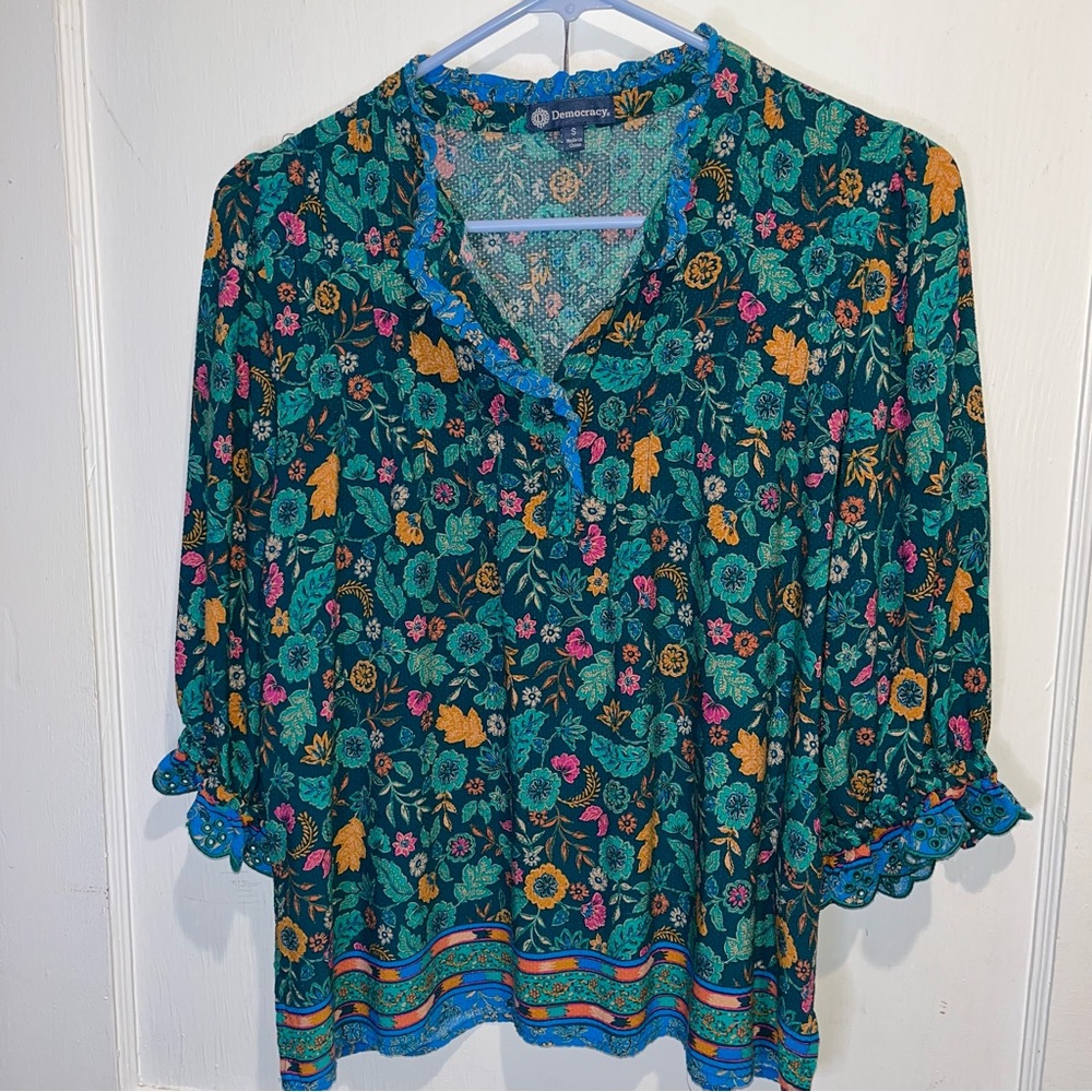 Democracy women green  Floral Blouse with Multicolor Accents 3/4 lantern sleeve